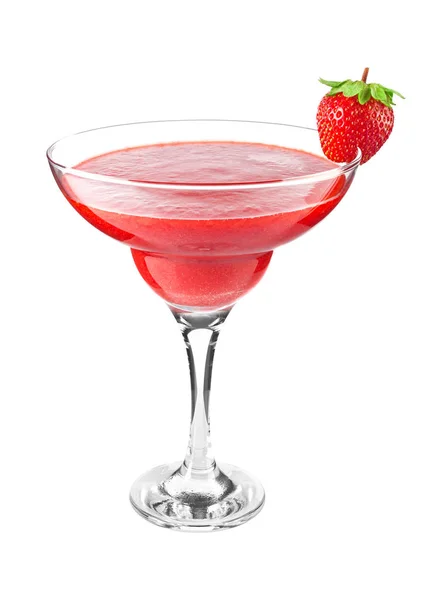 草莓奶昔鸡尾酒与成熟多汁的浆果. — 图库照片