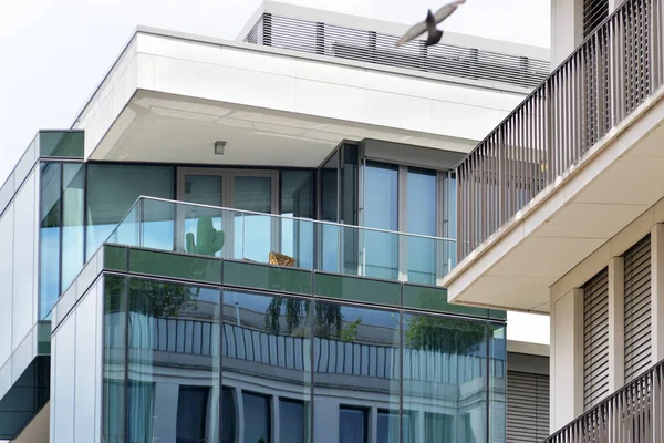 The facade of a modern building — Stock Photo, Image