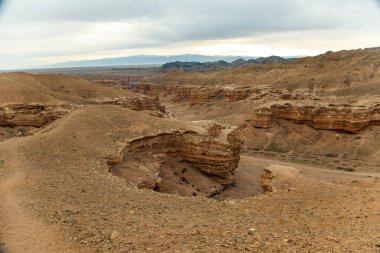 Charyn Kanyonu, Kazakistan 'da Mars manzarasına benzer ünlü bir yerdir.