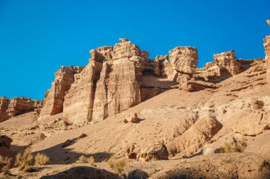 Charyn Kanyonu, Kazakistan 'da Mars manzarasına benzer ünlü bir yerdir.