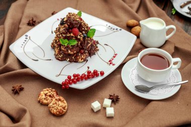 Böğürtlenli Fransız keki.