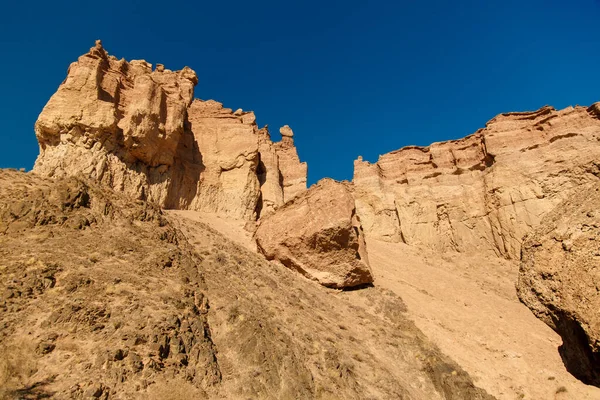 Charyn Canyon Lugar Famoso Cazaquistão Semelhante Paisagem Marciana — Fotografia de Stock