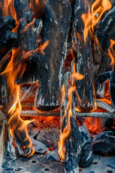 Madera Ardiendo Chimenea Primer Plano Inicio Hoguera Naranja Cálida Con —  Fotos de Stock
