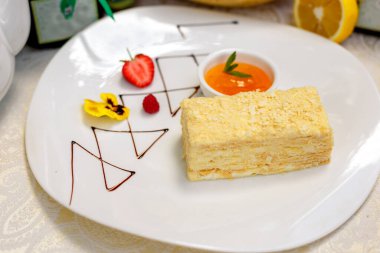 Mandalina reçelli Napolyon keki