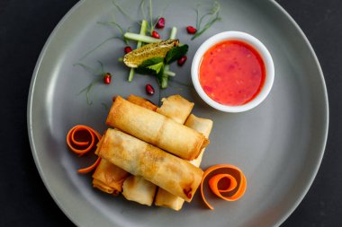 Etli ve soslu gözleme.