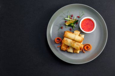 Etli ve soslu gözleme.