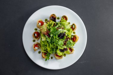 Taze yeşillikli Arap Fatuma Yuvarlakları