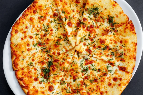 Pane Piatto Appena Sfornato Con Verdure — Foto Stock