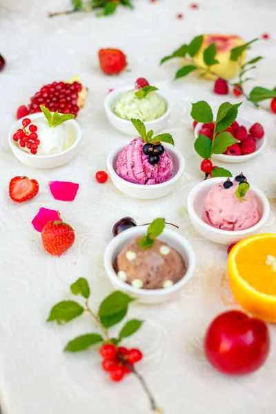 Ice Cream Fruits Different Flavors Pistachio Chocolate Vanilla Cream — Stock Photo, Image