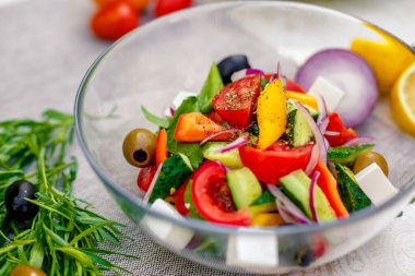 Sebze ve sebzeli taze vejetaryen salatası, sağlıklı yemek.