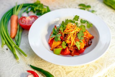 Sebze ve sebzeli taze vejetaryen salatası, sağlıklı yemek.