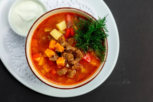 Sopa Caliente Con Caldo Guiso Con Verduras —  Fotos de Stock