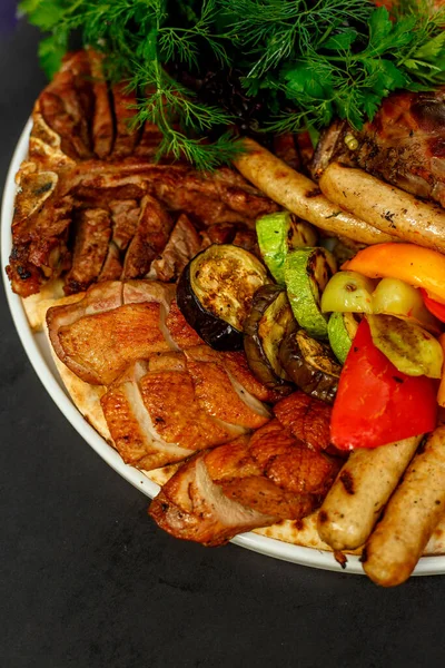 Válogatott Kebab Kacsa Gyümölccsel Ribeye Tibon Steak Fehér Amur Koktal — Stock Fotó