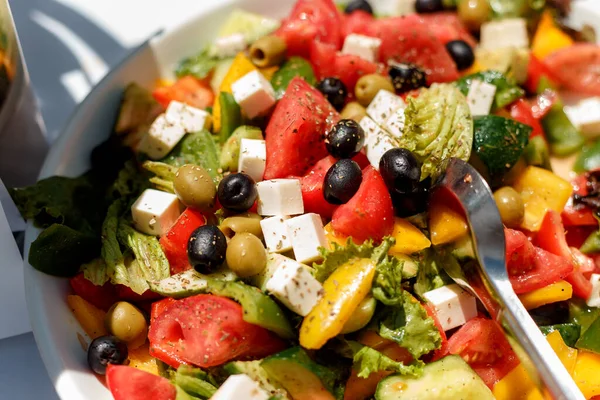 Salada Grega Com Azeitonas Azeitonas Com Queijo Feta Tomate — Fotografia de Stock