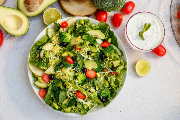 Detox Insalata Verdure Sana Con Broccoli Avocado Cibo Sano Tavolo — Foto Stock