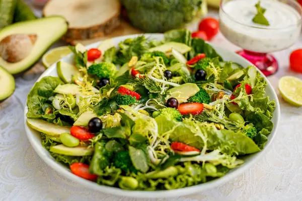 Detox Insalata Verdure Sana Con Broccoli Avocado Cibo Sano Tavolo — Foto Stock