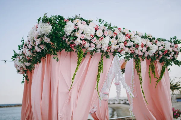Cerimônias de casamento arco — Fotografia de Stock