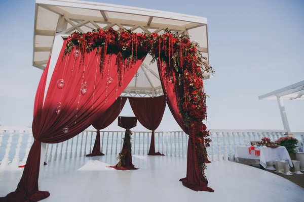 Cerimônias de casamento arco — Fotografia de Stock