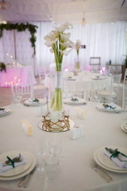 Tablolar düğün dekorasyon