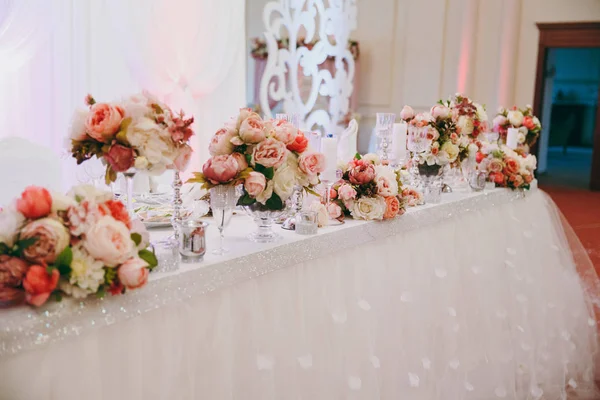 Decoración de mesas en la boda — Foto de Stock