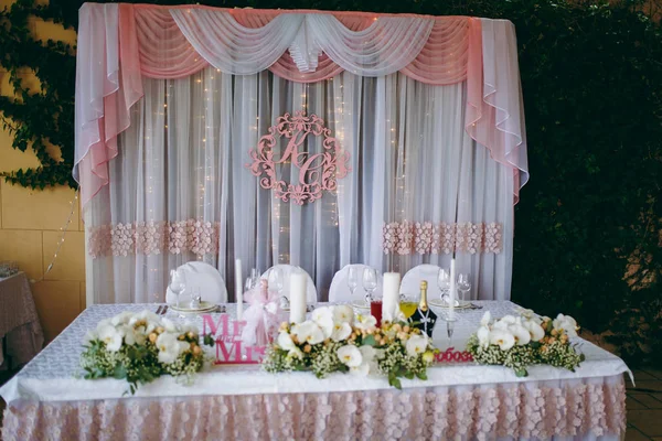 Tischdekoration bei der Hochzeit — Stockfoto