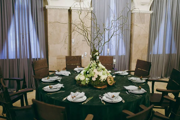 Tischdekoration bei der Hochzeit — Stockfoto