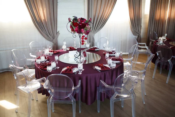 Decoration of tables at the wedding