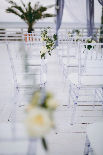 Decoração de cadeiras no casamento — Fotografia de Stock