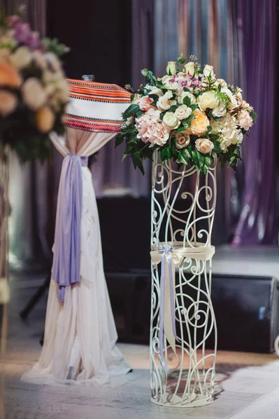 Bela decoração de flores no casamento — Fotografia de Stock