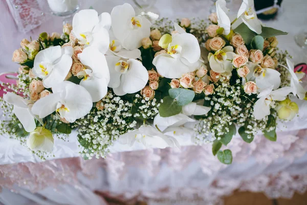 Bela decoração de flores no casamento — Fotografia de Stock