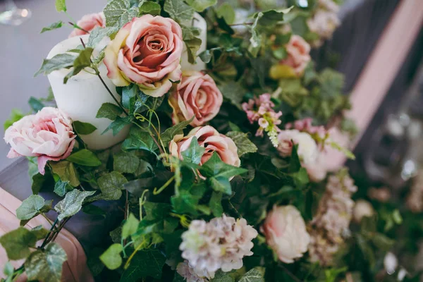 Bela decoração de flores no casamento — Fotografia de Stock