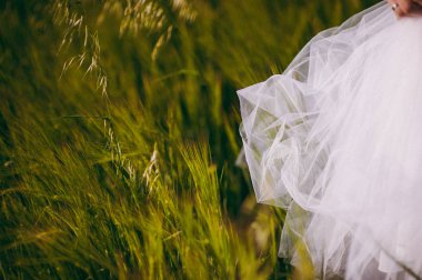 Güzel gelin ayrı ayrı gelinlik