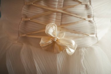 Güzel gelin ayrı ayrı gelinlik