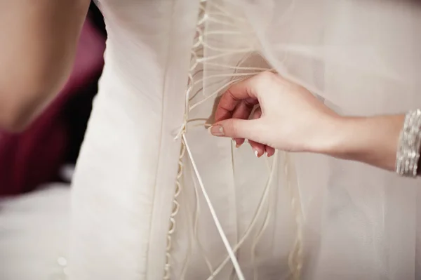 Gyönyörű menyasszony menyasszonyi ruhák külön-külön — Stock Fotó