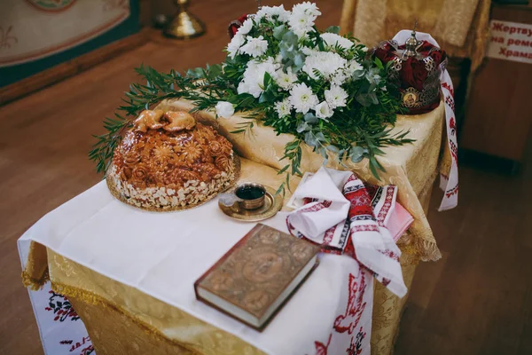 The wedding loaf — Stock Photo, Image