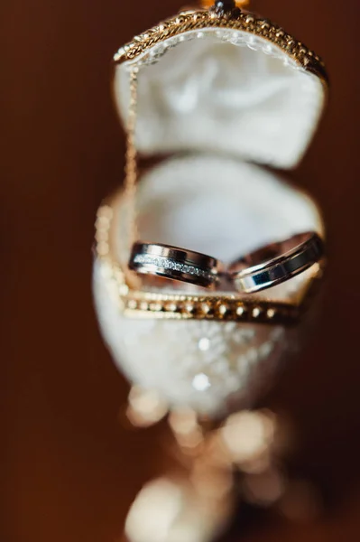 Dos anillos de boda — Foto de Stock