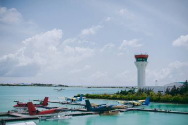 Su jetleri şeffaf su Maldivler