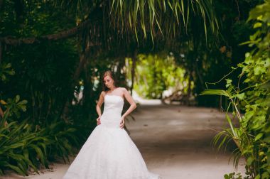 Avuç içi bir adada güzel gelin