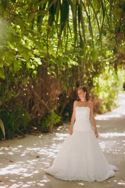 Avuç içi bir adada güzel gelin