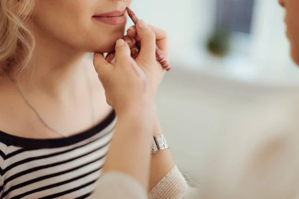 Maquillaje de novia. Hermoso maquillaje de boda para la novia. Grande con detalles — Foto de Stock