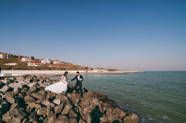 Buzlu sahilde Düğün çifti