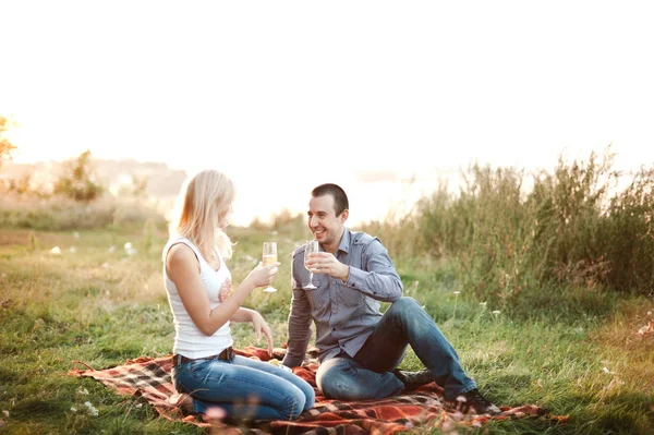 Couple in love at a picnic park — Stock Photo, Image