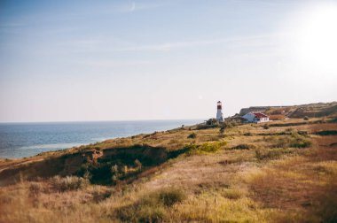 Evin yanında denize deniz feneri