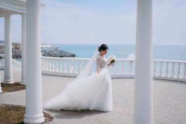 Düğün gününde güzel bir gelin portresi