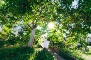 Düğün gününde güzel bir gelin portresi