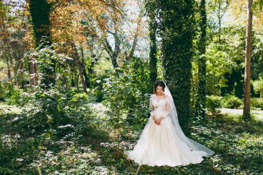 Düğün gününde güzel bir gelin portresi