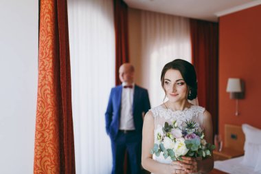 Gelin ve Damat Düğün töreni önce gelin daireler ilk toplantısı