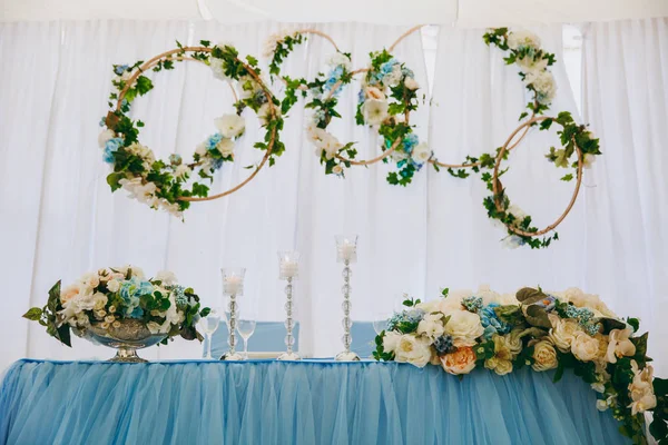 Decoración de la boda para una mesa en un restaurante —  Fotos de Stock