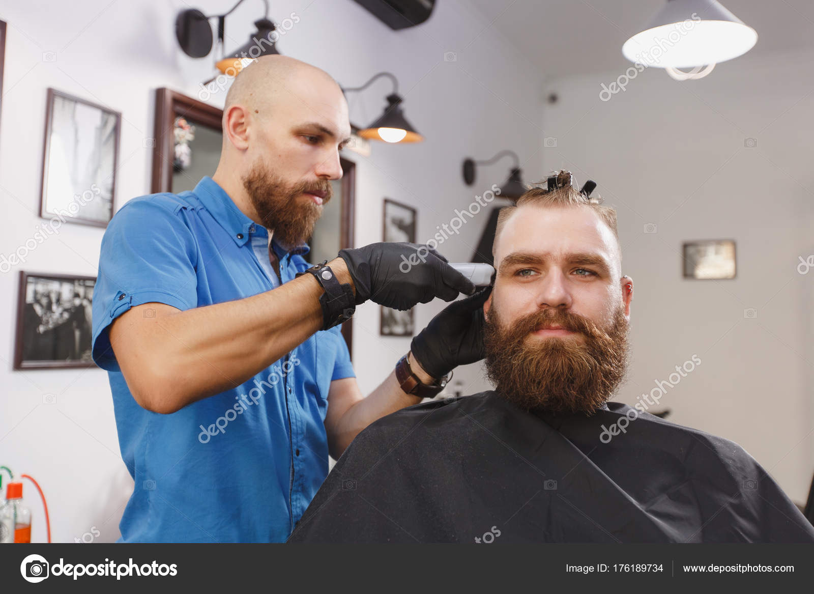 STYLISH BARBER CAPE