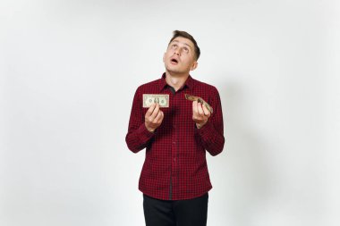 Rahatsız ağlayan beyaz genç iş ma yakışıklı üzücü şaşkın